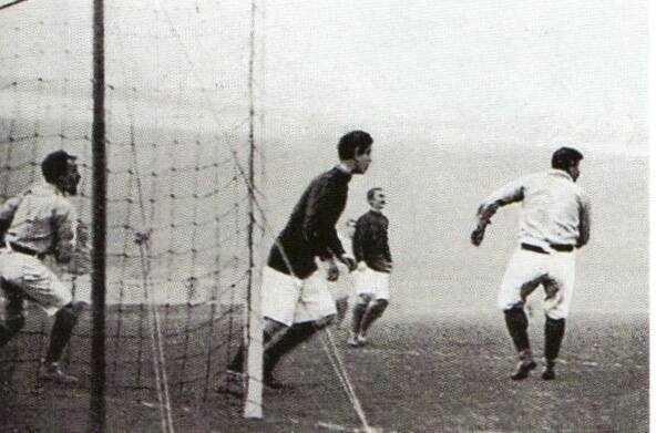 Półfinał turnieju piłkarskiego igrzysk olimpijskich 1908 w Londynie: Dania - Francja 1:17