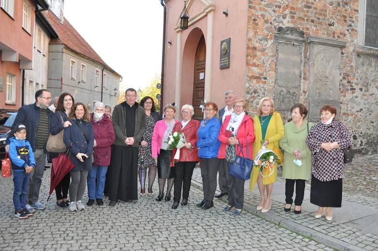 Z okazji 15-lecia kapłaństwa księdza Waldemara Kostrzewskiego w rodzinnym Kożuchowie ks. biskup Stefan Regmunt odprawił uroczystą mszę. 