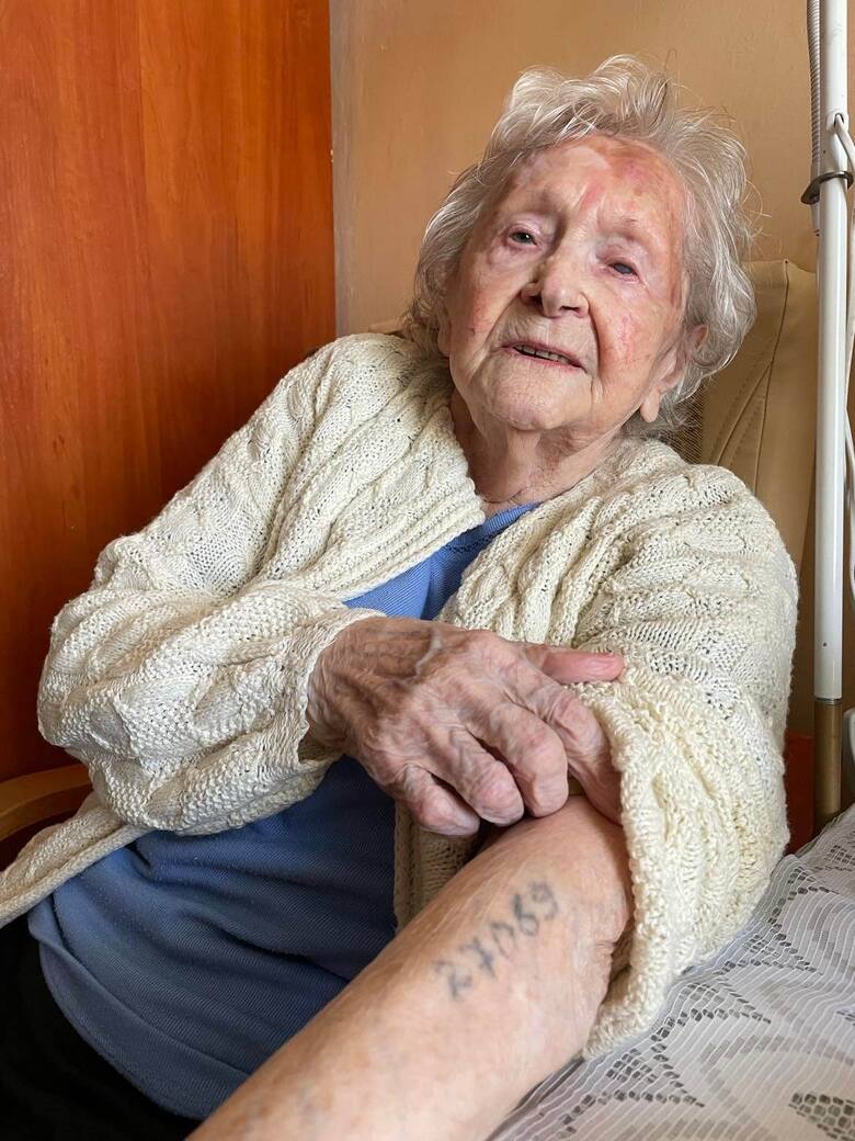 W życiu przeszła wiele. Przeżyła obóz Auschwitz i Marsz Śmierci. Pani Stefania ze Starachowic świętowała 100 urodziny. Zobacz zdjęcia