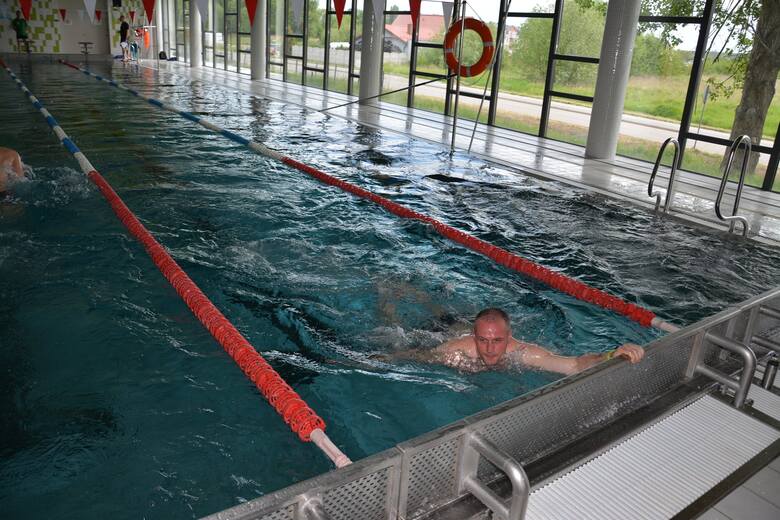 Otwarcie basenu w Sulechowie. Teraz jest otwarty codziennie w godzinach 11.00 - 19.00