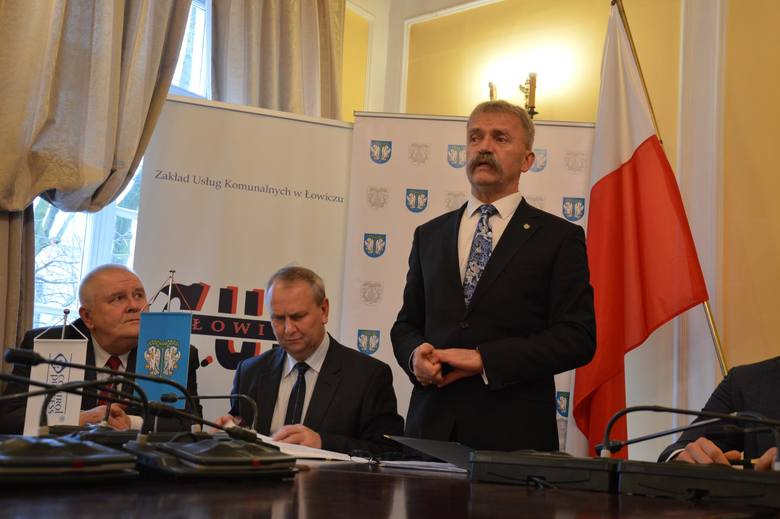 Burmistrz Łowicza podpisał umowę na ponad 74,5 mln zł [Zdjęcia]