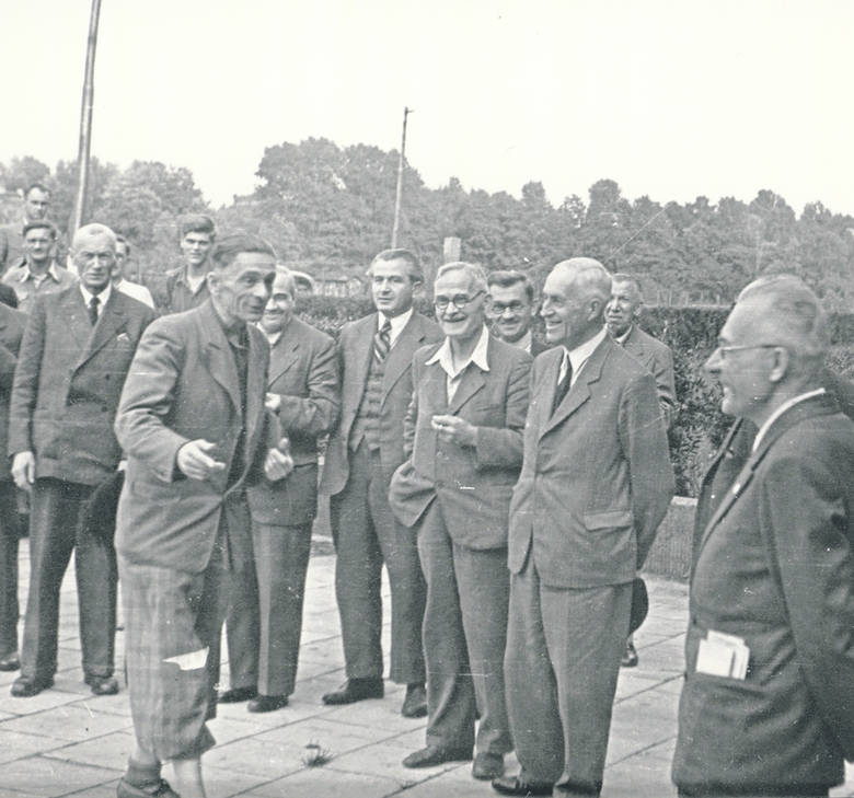 Powitanie lwowskich profesorów. Na pierwszym planie prof. Włodzimierz Burzyński i prof. Tadeusz Malarski, 1946 rok