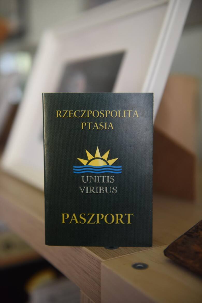 W 2002 roku powstała Rzeczpospolita Ptasia. Obywatele Rzeczpospolitej Ptasiej mają nawet swoje paszporty.