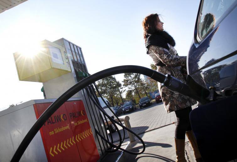 Ceny paliw w Białymstoku - benzyna i diesel powoli w górę
