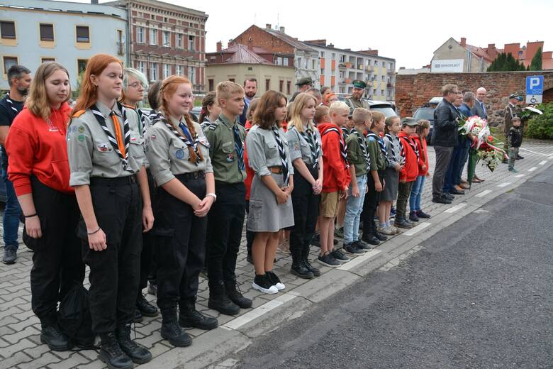 Przy Pomniku Chwały Oręża Polskiego w Sulechowie odbyły się uroczystości związane z 78. rocznicą wybuchu Powstania Warszawskiego.