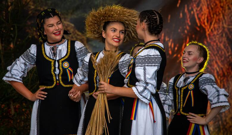 Folklor artystycznie opracowany najpiękniej zaprezentowali Rumunii z zespołu „Cununa Apusenilor”, zdobywając jednocześnie Złotą Ciupagę