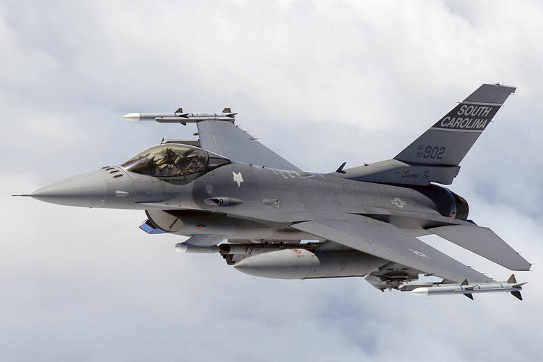 Amerykański myśliwiec F-16 spadł do morza u wybrzeży Korei Południowej