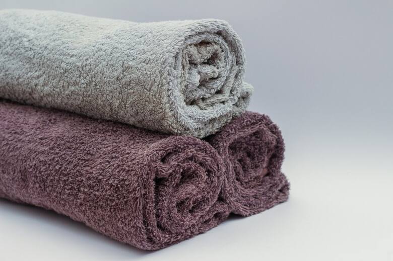Aby ręczniki nie niszczały, należy wymieniać je na świeże co kilka dni i prać zgodnie z zaleceniami producenta.
