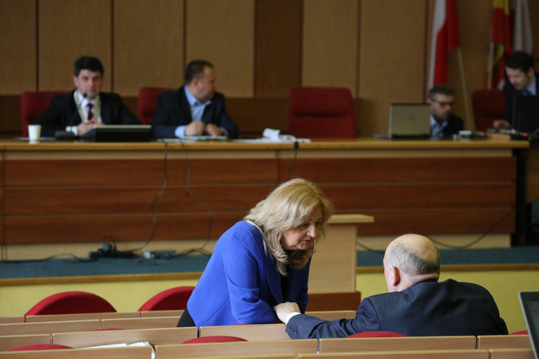 Podczas poniedziałkowej sesji Rady Miasta Białegostoku przegłosowane zostały niższe opłaty dla dużych rodzin za wywóz śmieci