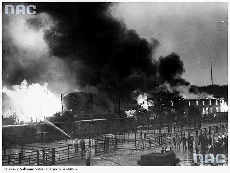 Pożar w zakładach Spółki Akcyjnej "Akwawit" oraz w Zakładach Litograficznych - 1937 rok