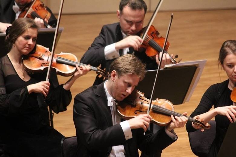 Sezon artystyczny w filharmonii potrwa od 27 września 2019 do 19 czerwca 2020.