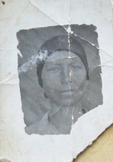 Jadwiga Pakulska, ciocia Elżbiety Rojek, podczas zesłania na Syberię w 1941 roku.<br /> 