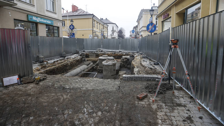 Archeolodzy odkryli resztki Bramy Sandomierskiej na ulicy Grunwaldzkiej w Rzeszowie.