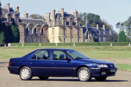 Fot. Peugeot:  Model 605 to reprezentacyjny samochód, poprzednik obecnie wytwarzanej 607.