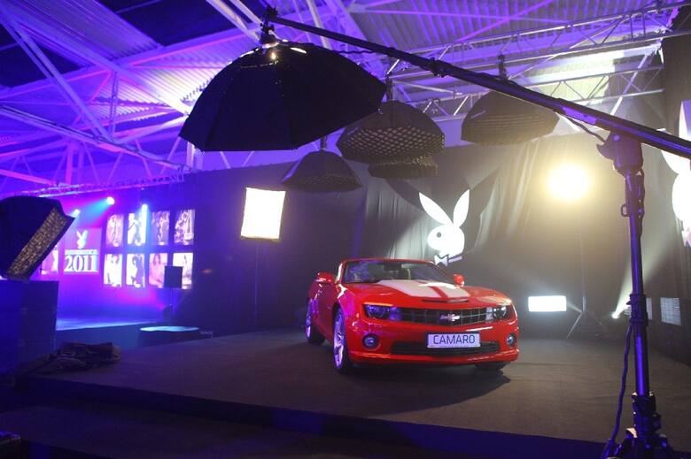 Kulisy sesji zdjęciowej z udziałem Camaro oraz modelek Playboya., Fot: Chevrolet