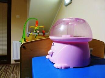 Nawilżacze powietrza są szczególnie przydatne w pokojach dzieci, ale nie tylko.