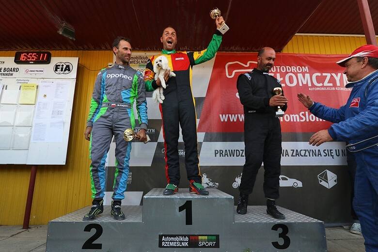 Po wizycie na Litwie, OPONEO Mistrzostwa Polski Rallycross powróciły na krajowe tory, by po raz drugi w tym sezonie odwiedzić Autodrom Słomczyn. Po miesięcznej