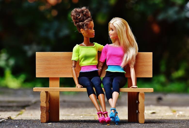 Nowa lalka Barbie popiera związki homoseksualne