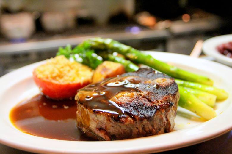 Befsztyk i inne rodzaje czerwonego mięsa to częsty element posiłków diety Montignaca