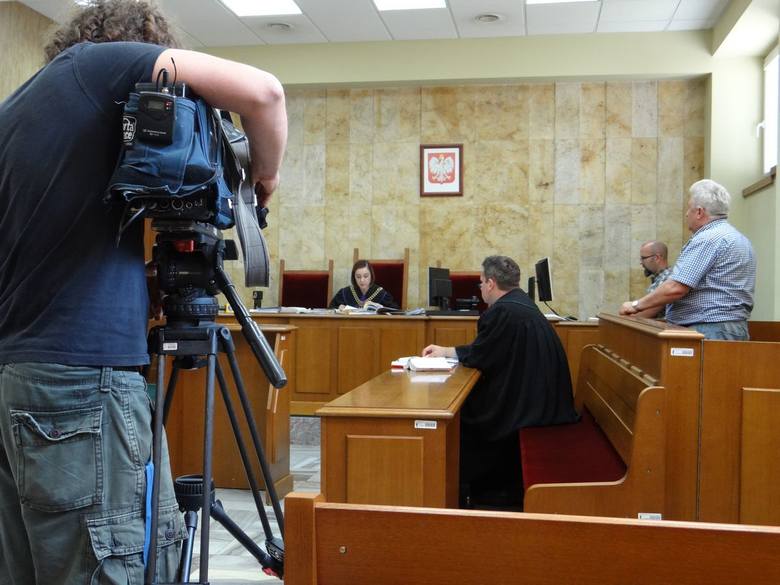 Rozprawa w Sądzie Rejonowym w Skierniewicach w sprawie o pogryzienie Urszuli M. 7 lipca 2015 roku