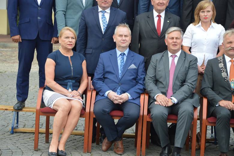 Pamiątkowe zdjęcia władz Łowicza na koniec kandencji lokalnego samorządu [Zdjęcia]
