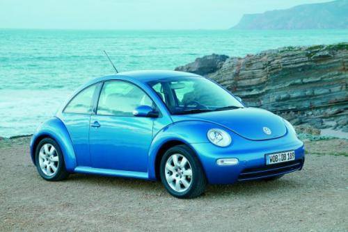 Fot. VW: New Beetle jako żywo przypomina słynnego protoplastę. Rozwiązania techniczne są już zupełnie inne.