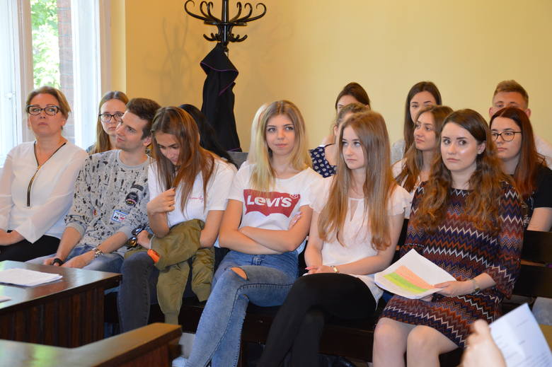 Symulacja rozprawy karnej dla uczniów w Świebodzinie