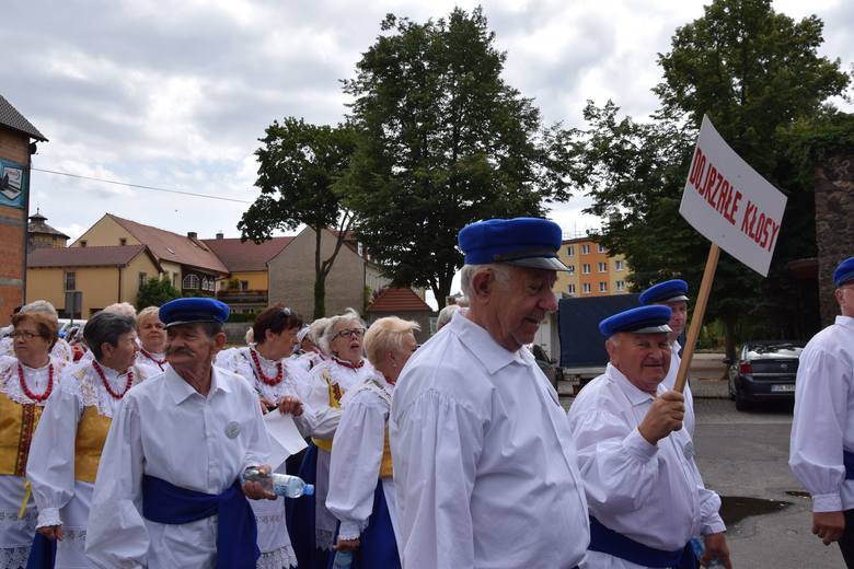 Korowód na zakończenie Festiwalu Ziemia i Pieśń. Szprotawa, 7 lipca 2019 r.