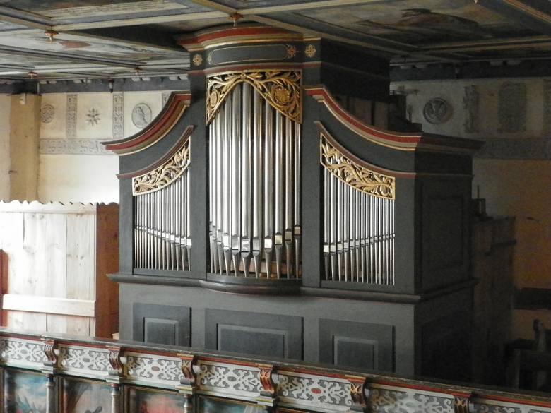 Organy w świątyni w Klępsku mają prawie 200 lat. Na szacownym instrumencie widnieje data: 1822.