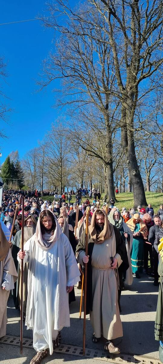 W uroczystościach Wielkiego Czwartku w Kalwarii Zebrzydowskiej wzięło udział prawie 10 tysięcy wiernych