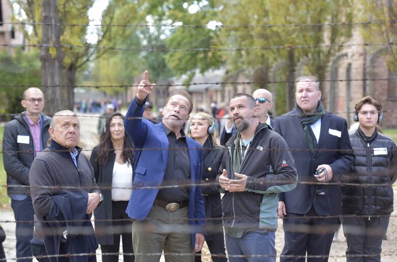 Arnold Schwarzenegger zwiedził były niemiecki obóz koncentracyjny i zagłady Auschwitz-Birkenau