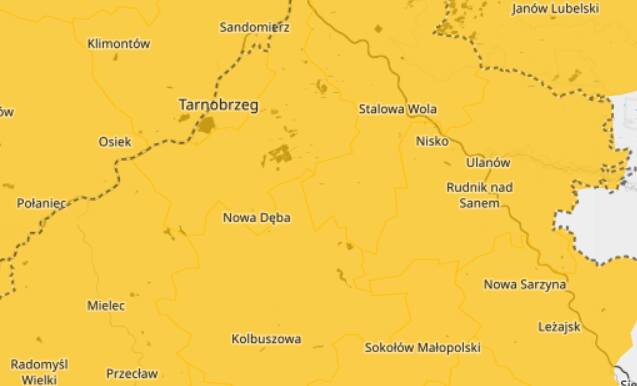 IMGW ostrzega przed silnym wiatrem w Tarnobrzegu, Stalowej Woli, Nisku i powiatach. Jest groźnie. Jaka pogoda w święta?