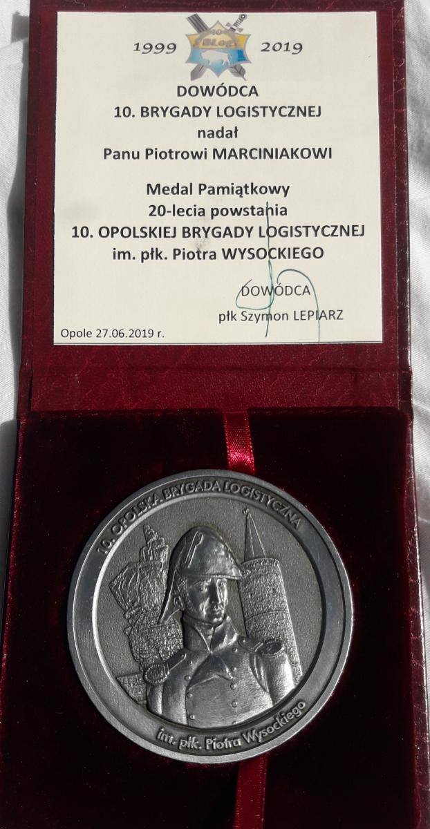 Piotr Marciniak, prezes SH  im. 10 PP w Łowiczu został odznaczony rocznicowym medalem