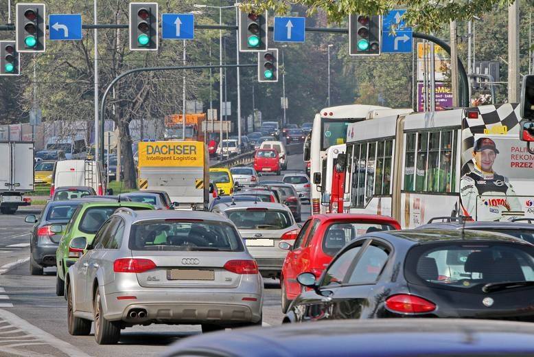 Wczoraj w Krakowie w wielokilometrowych korkach ponownie utknęły tysiące kierowcówFot:  Anna Kaczmarz
