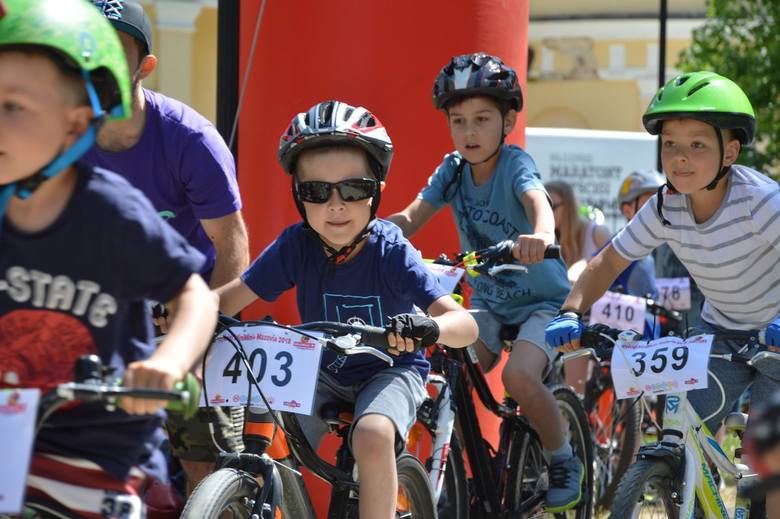 Skierniewice ROAD RACE: najmłodsi kolarze rywalizowali w parku miejskim