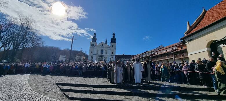 W uroczystościach Wielkiego Czwartku w Kalwarii Zebrzydowskiej wzięło udział prawie 10 tysięcy wiernych