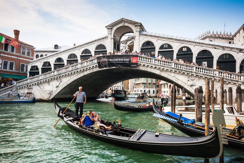 Romantyczna, historyczna Wenecja cieszy się dużym zainteresowaniem turystów z całego świata w okresie świąteczno-noworocznym.