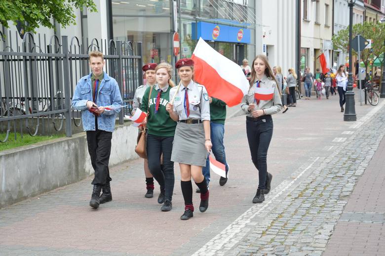 Dzień Flagi Rzeczypospolitej Polskiej w Łowiczu [Zdjęcia]