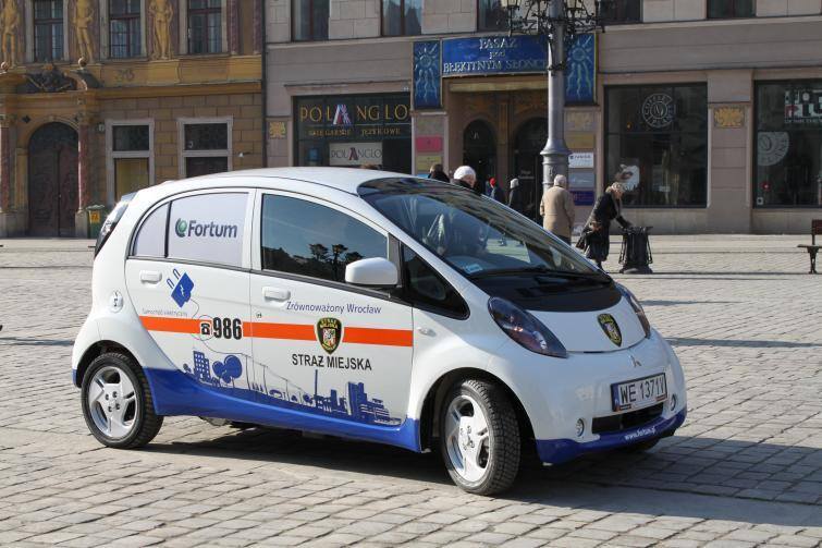 Elektryczne Mitsubishi i-MiEV wyjechało na polskie ulice