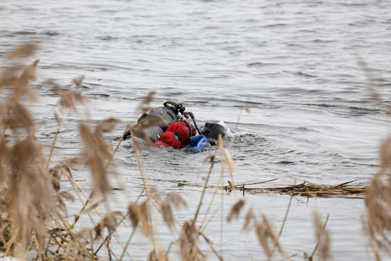 Auto zatonęło w rzece Narew w Złotorii. Ciał nie odnaleziono 