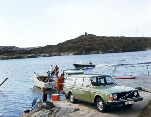 Fot. Volvo: Udany model 245 z 1975 roku.
