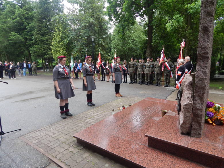 Spotkanie odbyło się na cmentarzu przy pomniku ofiar stalinizmu.