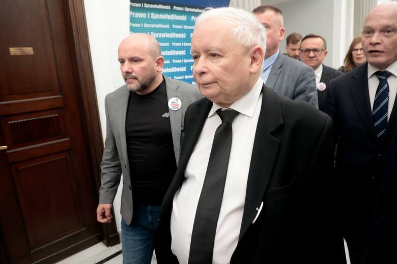 Prezes PiS Jarosław Kaczyński został ukarany naganą za nazwanie Donalda Tuska „niemieckim agentem”.