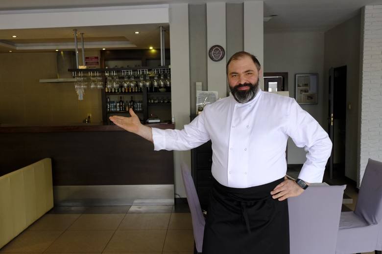Władysław Bogoslawski, ukraiński kucharz z polskimi korzeniami, prowadzi z żoną Olgą restaurację "Za Wisłą" w Kaszczorku. 