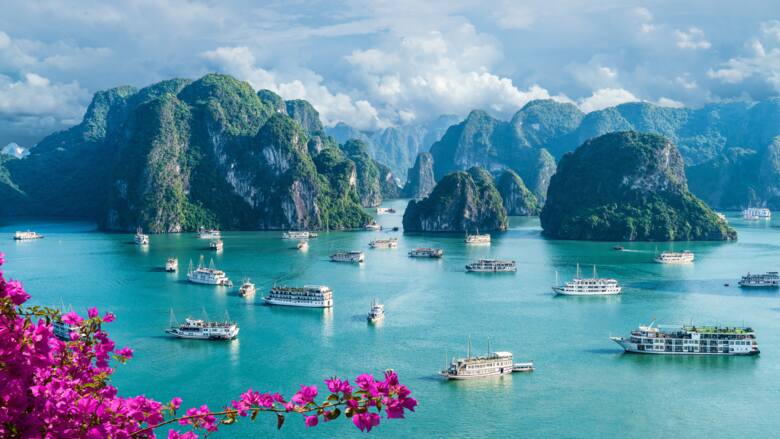 Widok na zatokę Ha Long w Wietnamie