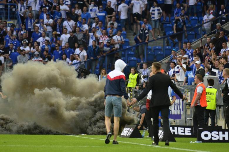 Wojewoda ukarał Lecha Poznań za rozróbę na meczu z Legią Warszawa