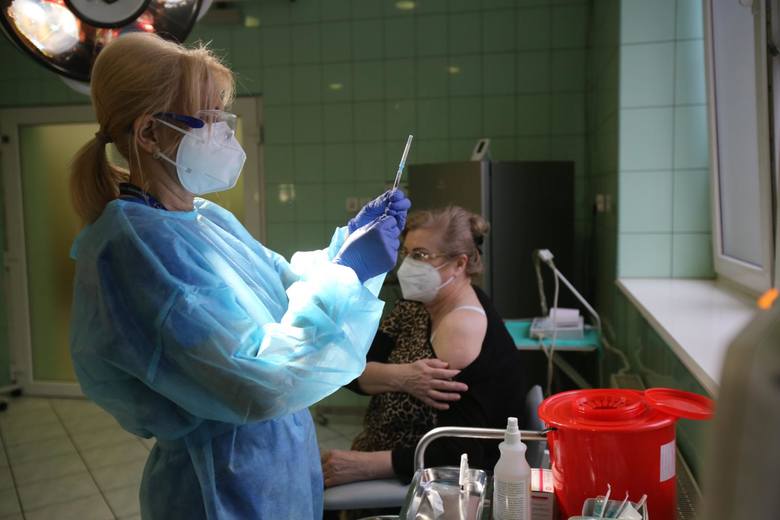 W Lubuskiem przeciwko COVID-19 dziennie szczepi się 3 147 osób