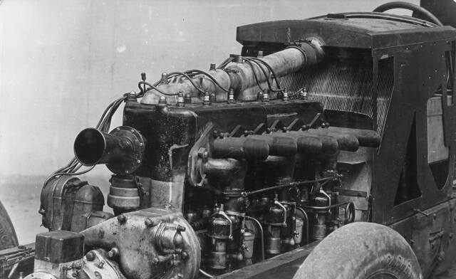 1926, silnik 40 CV- 6, fot. Renault Communication