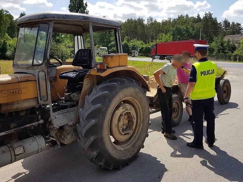 Pijani traktorzyści wyruszyli na drogi. Rekordziści mają po 4 promile i powodują groźne kraksy