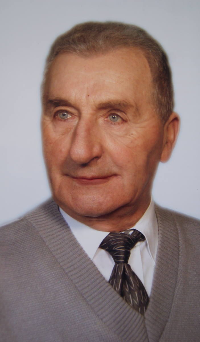 Mikołaj Chojecki, w 2001 roku został prezesem skierniewickiego oddziału. Zmarł w grudniu 2006 roku.